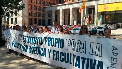Manifestación médicos Ministerio de Sanidad - Foto SIME/CSIT UNIÓN PROFESIONAL