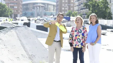 Visita a las obras de rehabilitación de la plaza de Salvador Dalí - Foto Ayuntamiento de Madrid