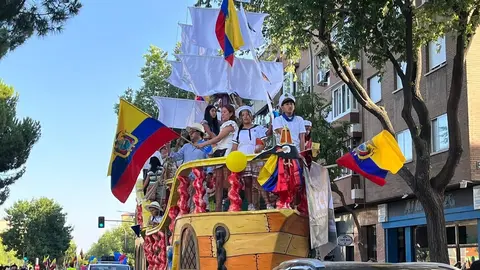 Foto de la Carroza alegórica del Buque Guayas en la Fiesta Ecuador en mi corazón 2024