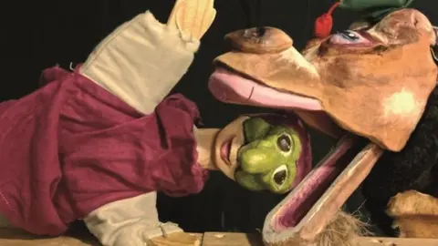 El FIT Madriz 2025 llega al Teatro de Títeres del Retiro con 12 espectáculos gratuitos y talleres para adultos del 20 al 31 de agosto en Madrid.