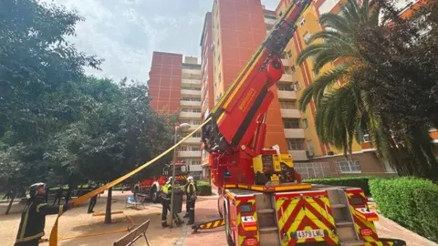 Bomberos en el lugar del incendio - Foto Emergencias Madrid