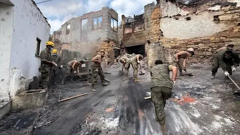 Soldados del Ejército de Tierra trabajan en Orense por uno de los incendios | Foto del Ejército de Tierra