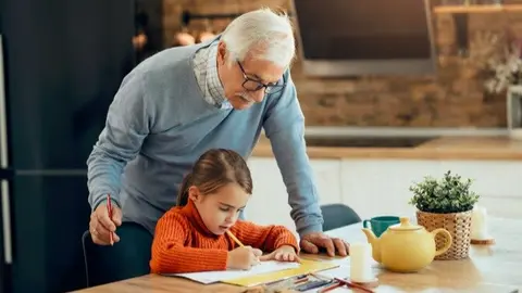Abuelos conciliación familiar - Foto Drazen Zigic