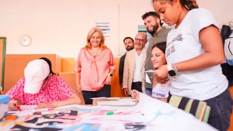 La vicealcaldesa, Inma Sanz, en su visita al CPEE Vallecas - Foto Ayuntamiento de Madrid