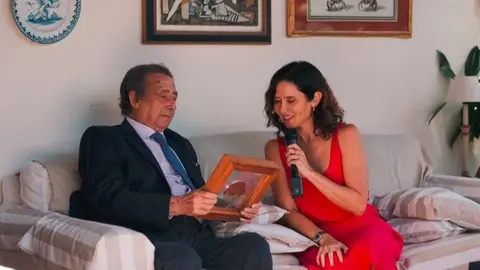 Isabel Ayuso y Alfonso Ussía - Foto Comunidad de Madrid