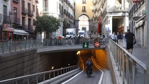 Entrada al tunel bajo la Plaza Mayor de Madrid por la calle de Toledo - Ayuntamiento de Madrid