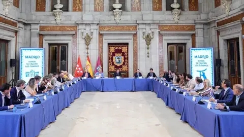 José Luis Martínez-Almeida con el equipo de Gobierno municipal del Ayuntamiento de Madrid en la Casa de la Villa - Ayuntamiento de Madrid