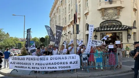 Piquete número 20 frente al Congreso de los Diputados