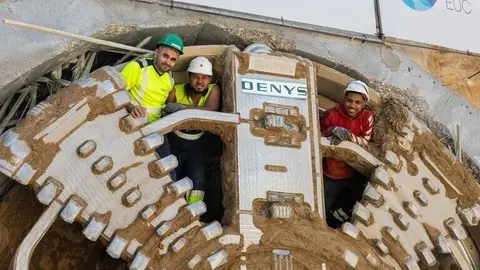 Los empleados, en la cabeza de la tuneladora.CRISTINA DÍAZ/AYTO. POZUELO