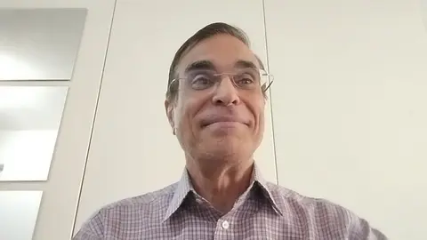 Profesor José Luis Cordeiro durante entrevista por videoconferencia
