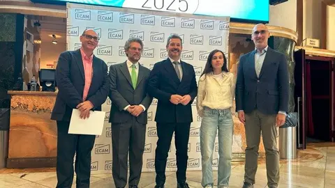 El consejero De Paco Serrano, en la graduación de la 28ª promoción de la ECAM - Foto Comunidad de Madrid