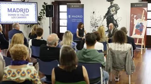 El delegado de Políticas Sociales, Familia e Igualdad, José Fernández, durante la presentación de la campaña 'Hay algo de Madrid en todo el mundo' - Foto Ayuntamiento de Madrid