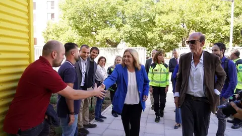 Sanz, durante su visita a la nueva base de SAMUR-Protección Civil en Moratalaz - Foto Ayuntamiento de Madrid