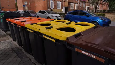 Imagen de archivo de los contenedores instalados en Usera