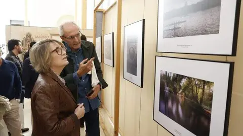 Rivera de la Cruz inaugura la exposición de las fotografías finalistas del certamen ‘Fui sobre agua edificada…’