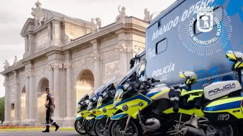 Motos de Polic&iacute;a Municipal en la Puerta de Alcal&aacute; - Foto redes sociales Polic&iacute;a Municipal