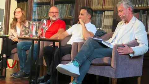 Karmele Aramburu; Juan Manuel Lucía Megias; 
Alejandro Amenábar y David Trías - Fotro José Belló Aliaga