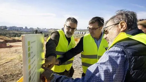 González visita el ámbito de La Solana de Valdebebas