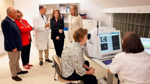 La consejera Matute, durante su visita al Servicio de Oftalmología del Hospital La Princesa - Foto Comunidad de Madrid
