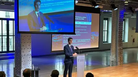 El consejero de Educaci&oacute;n, en el aniversario del laboratorio 5TONIC - Foto Comunidad de Madrid