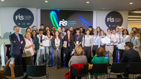 FOTO FAMILIA POST GANADORES