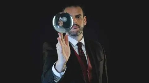 &lsquo;Los secretos de la hipnosis: entre la ciencia, el arte y el misterio&rsquo;, por Jorge Astyaro Foto Ayuntamiento de Madrid