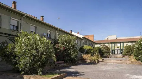 Hábitat24 denuncia una maniobra especulativa del Ayuntamiento para apropiarse de los terrenos de la Colonia San Carlos en Villaverde