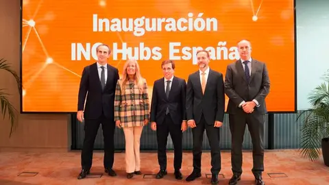 Los consejeros Albert y López-Valverde, junto al alcalde de Madrid, en la inauguración del Hub tecnológico de ING - Foto Comunidad de Madrid
