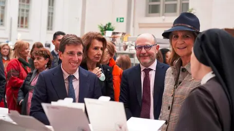El alcalde durante la visita - Foto de Ayuntamiento de Madrid