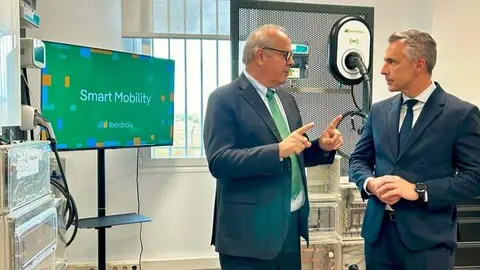 El consejero Novillo, en la inauguraci&oacute;n de un nuevo Espacio Instalador en el Campus de Innovaci&oacute;n y Formaci&oacute;n de la empresa Iberdrola - Foto Comunidad de Madrid