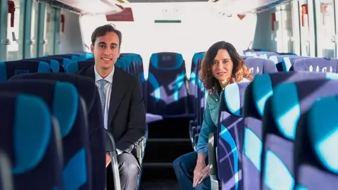 Ayuso, en la presentación del primer autobús 100% eléctrico de largo recorrido en España - Foto Comunidad de Madrid