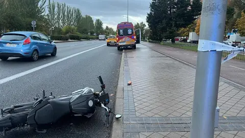 La moto en el lugar del accidente | Foto de Emergencias Madrid