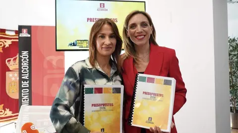 Presentación en Alcorcón de los Presupuestos Municipales 2026 por la alcaldesa Candelaria Testa (dcha) y la concejala de Hacienda Raquel Peral (Izda)