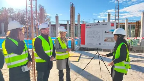 La viceconsejera de Sanidad, durante su visita a las obras del futuro dispositivo La Tener&iacute;a en Pinto - Foto Comunidad de Madrid