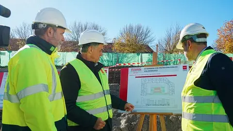 El viceconsejero de Vivienda, Transportes e Infraestructuras, en su visita a Valdemoro - Foto Comunidad de Madrid