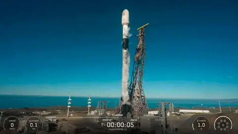 foto lanzamiento satélites DLTCode