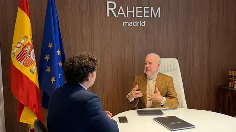 José Tapias en un momento de la entrevista en el club Raheem