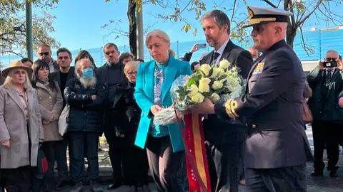 El consejero Garc&iacute;a Mart&iacute;n, en el homenaje a  las v&iacute;ctimas del atentado terrorista en Puente  de Vallecas - Foto Comunidad de Madrid