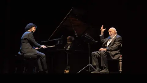 H&aacute;ctor Alterio durante uno de sus &uacute;ltimos trabajos dram&aacute;ticos | Foto de Pentaci&oacute;n