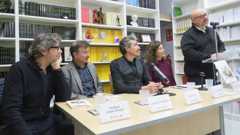 Norberto L&oacute;pez Amado; Juan Carlos Talavera; 
&Aacute;ngel Solo; Blanca Rivera y Basilio Rodr&iacute;guez 
Ca&ntilde;ada