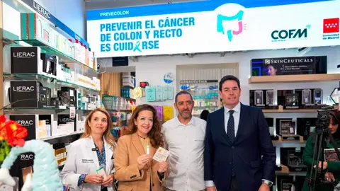 La consejera de Sanidad ha conocido hoy el funcionamiento del  dispositivo en una oficina del barrio de Chueca - Foto Comunidad de Madrid