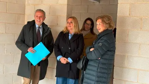 La Reina Do&ntilde;a Sof&iacute;a visita la obras del nuevo Centro de Bienestar Animal - Foto Ayuntamiento Torrelodones