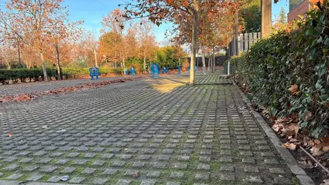 Mejora de la pavimentaci&oacute;n del aparcamiento de la Junta Municipal del Distrito IV - Foto Alcal&aacute; de Henares