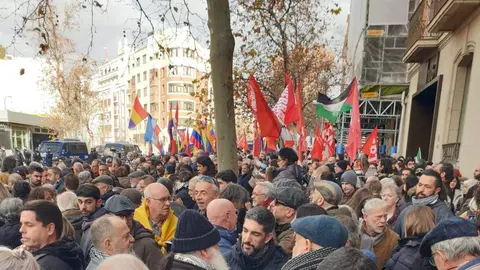 Manifestaci&oacute;n embajada de EEUU - X @iutetuan