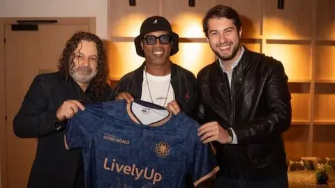 Presentaci&oacute;n de LivelyUp.com, los fundadores Alessandro Piovezahn, Daniel del Valle y Ronaldinho