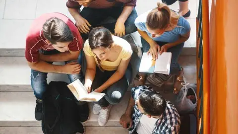 Alcorc&oacute;n IV Liga de Debate Escolar - Foto de banco de im&aacute;genes