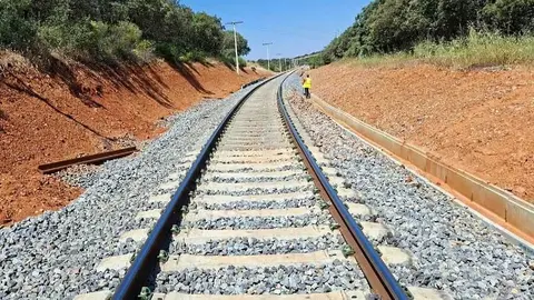 V&iacute;a f&eacute;rrea - Foto de Adif (Servimedia)