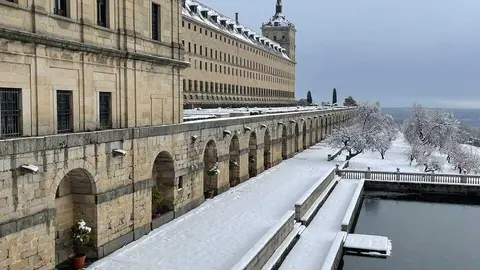 Nevada en San Lorenzo de El Escorial 28 de enero 2026 - Foto de X @TabogaKaren Karen Taboga