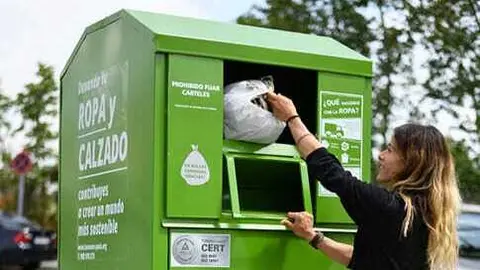Reciclaje ropa - Foto de Humana