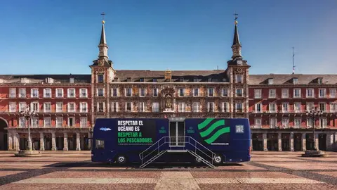 Bus atunero Madrid - Foto de OPAGAC